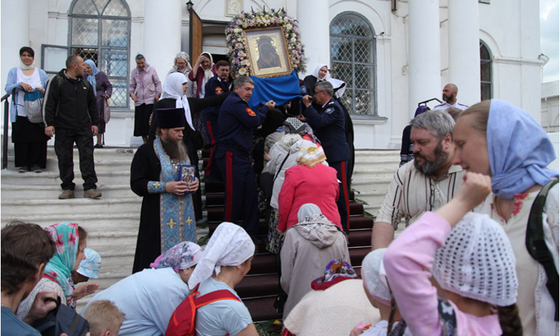 В Ярославской митрополии проходит многодневный крестный ход с Казанской иконой Божией Матери