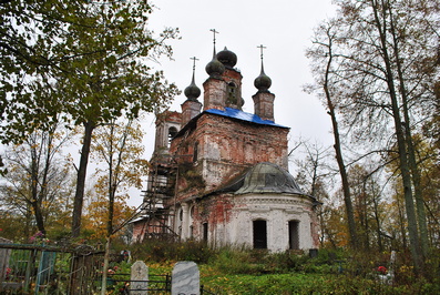 В России сегодня 3245 аварийных и руинированных храмов