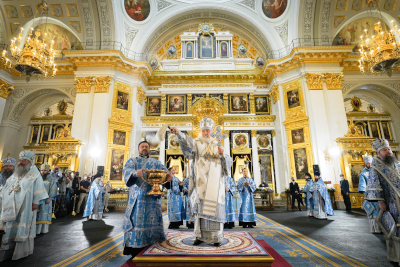 Святейший Патриарх Кирилл освящает соборный храм Богородицкого мужского монастыря в Казани