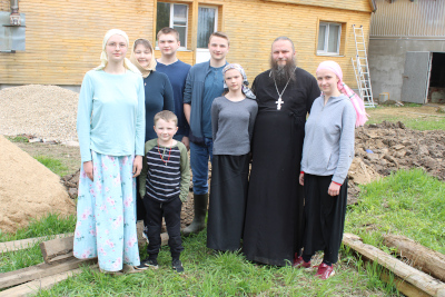 Священник Иосиф Глисон с семьей