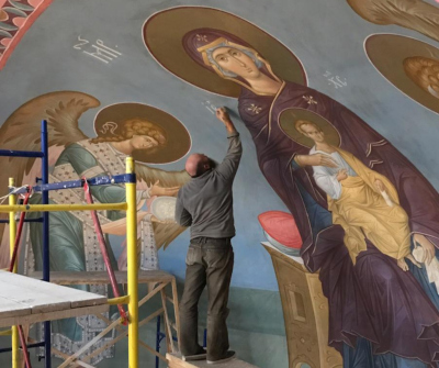 Александр Деркачёв за работой по росписи алтарной апсиды Софийского собора в Самаре Александр Деркачёв за работой по росписи алтарной апсиды Софийского собора в Самаре