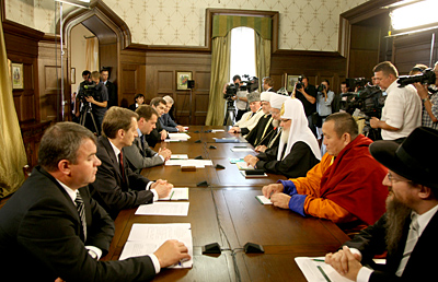 Президент России Дмитрий Медведев встретился с лидерами религиозных организаций