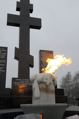 Поклонный крест установлен в месте прорыва Ленинградской блокады