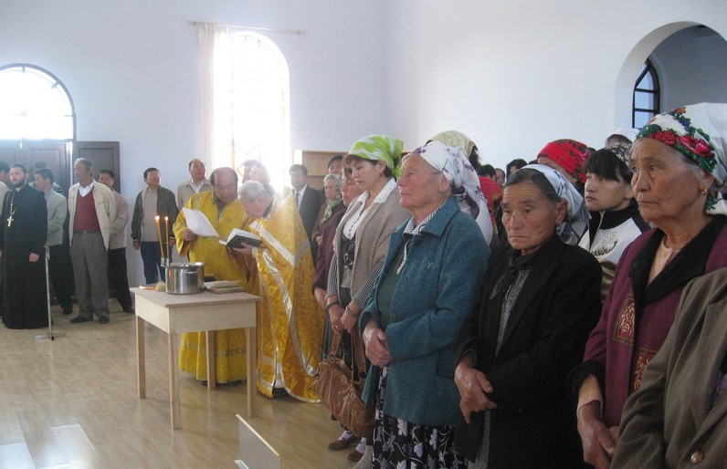 "Русские" китайцы во время открытия храма в г. Лабдарин. Фото Ольги Курто