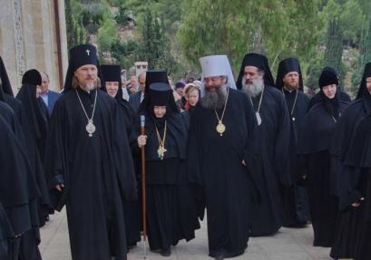 Игумения Георгия (Щукина) принимает гостей в монастыре. Фото из архива Русской духовной миссии