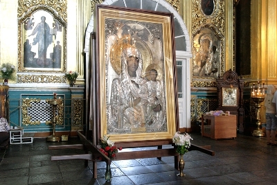 Смоленская икона Божией Матери в Успенском соборе Смоленска