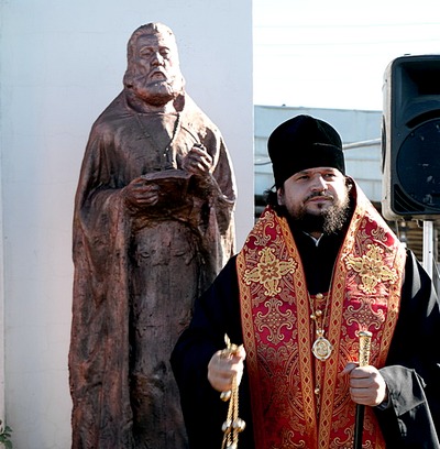 В Якутии поставили памятник священнику и ученому