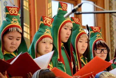 На литургии часть возгласов и песнопений прозвучали на якутском языке