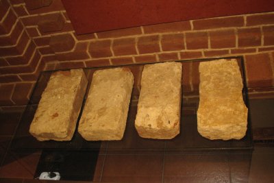 Большемерные кирпичи красной глины из захаба Костромского Свято-Троицкого Ипатьевского монастыря (найдены в результате археологических раскопок)