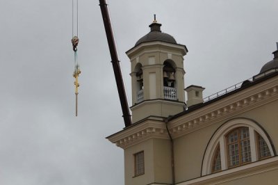 На воссоздаваемом Смоленском храме в Пулкове установлены кресты