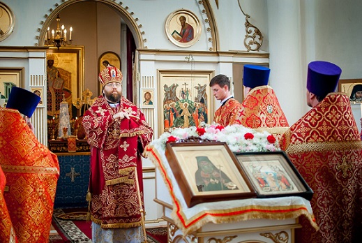 Фестиваль начался с Божественной литургии в Покровском сельском храме