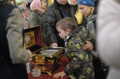 Мощи святого равноапостольного князя Владимира перенесены для поклонения верующих в Казанский храм Воскресенского Новодевичьего монастыря