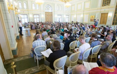Репетирует сводный хор певчих Московской городской епархии. Фото Юлии Маковейчук